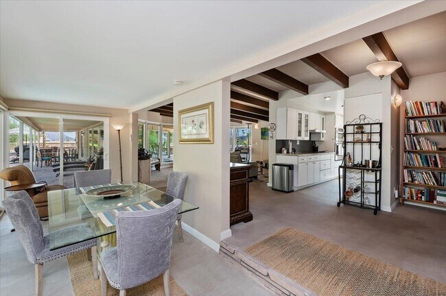 Building Photo - 54925 Avenida Ramirez