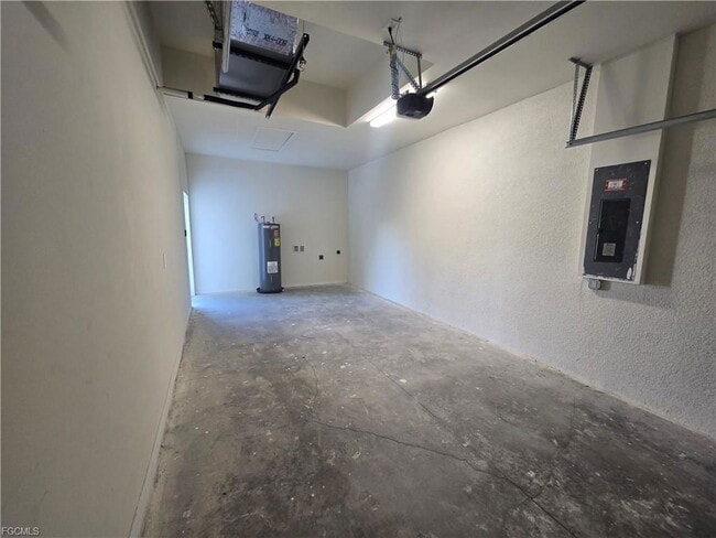 Building Photo - 324 Mangonia Ave