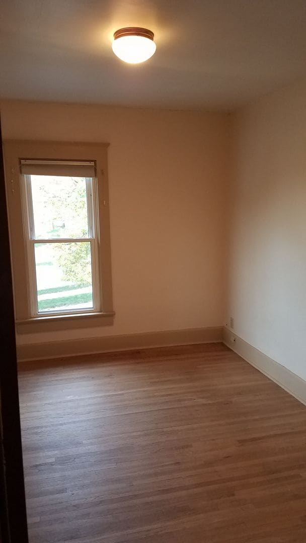 Building Photo - Walking Distance to St. Mary's Hospital and Downtown Rochester