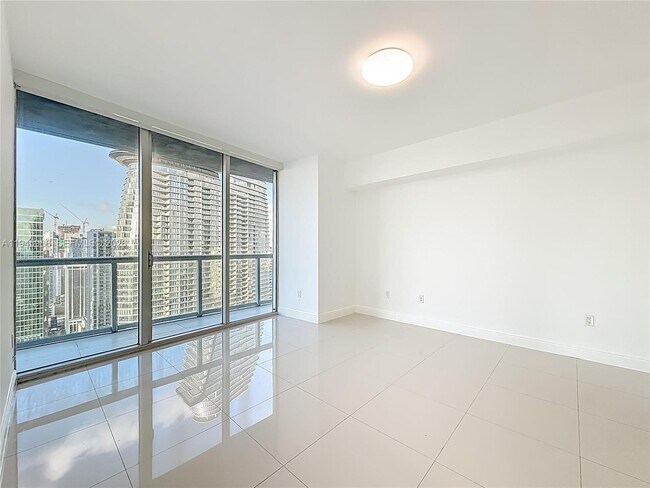 Building Photo - 475 Brickell Ave