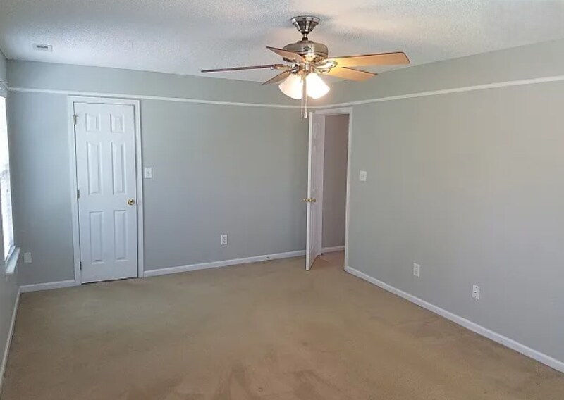 Building Photo - 12112 St Emilion Pl