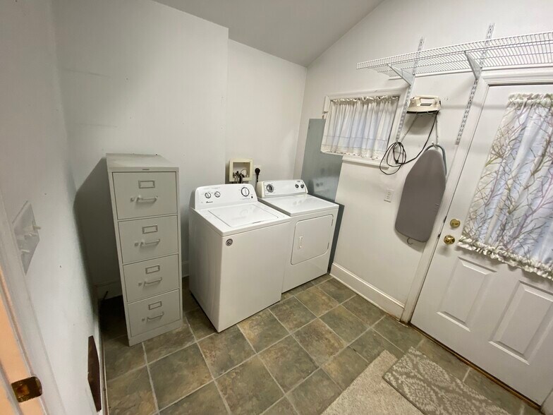 Utility Room - 1926 Sugar Bottom Rd