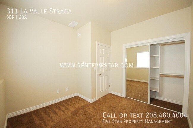 Building Photo - 311 La Valle Strada