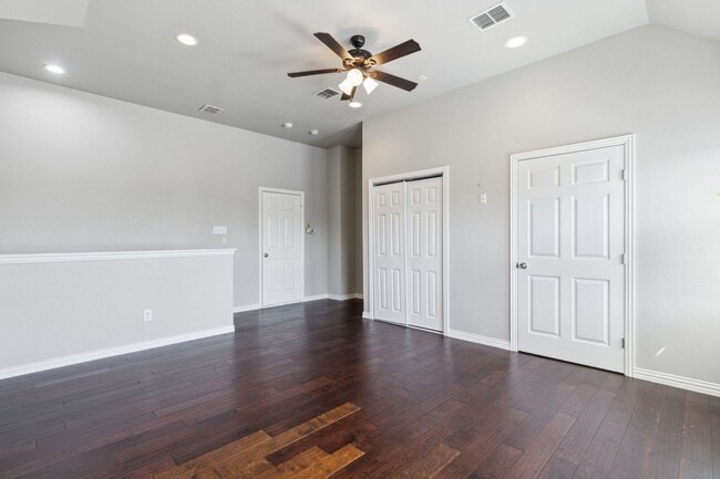 Building Photo - Elegant Living in Fountain Ridge – A Seren...
