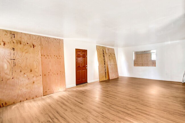 Building Photo - 3945 Severance Ave