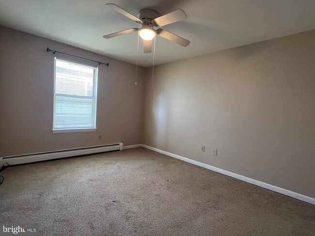 Building Photo - 306 Walnut Ct Way