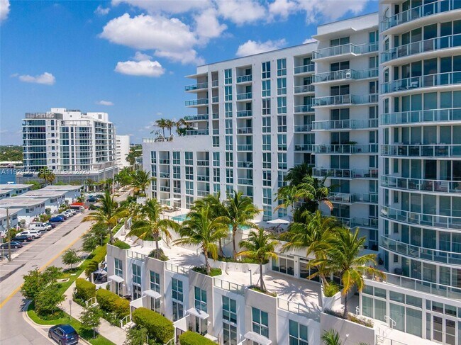 Building Photo - 401 N Birch Rd