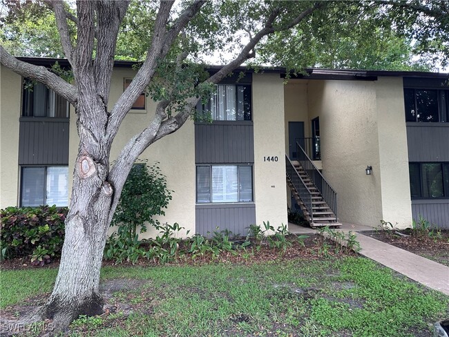 Primary Photo - 1440 Green Valley Cir