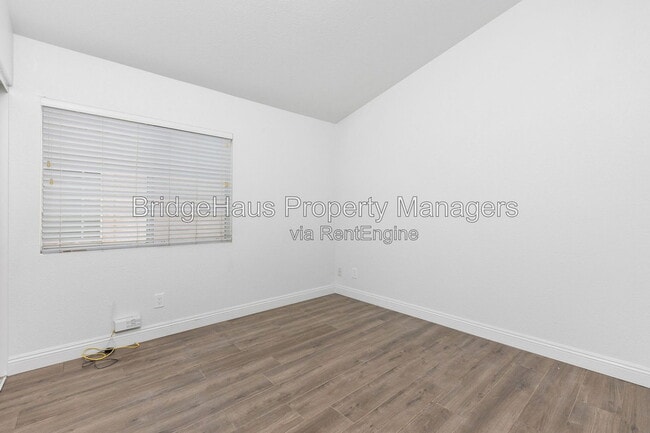 Building Photo - 953 Gallery Dr