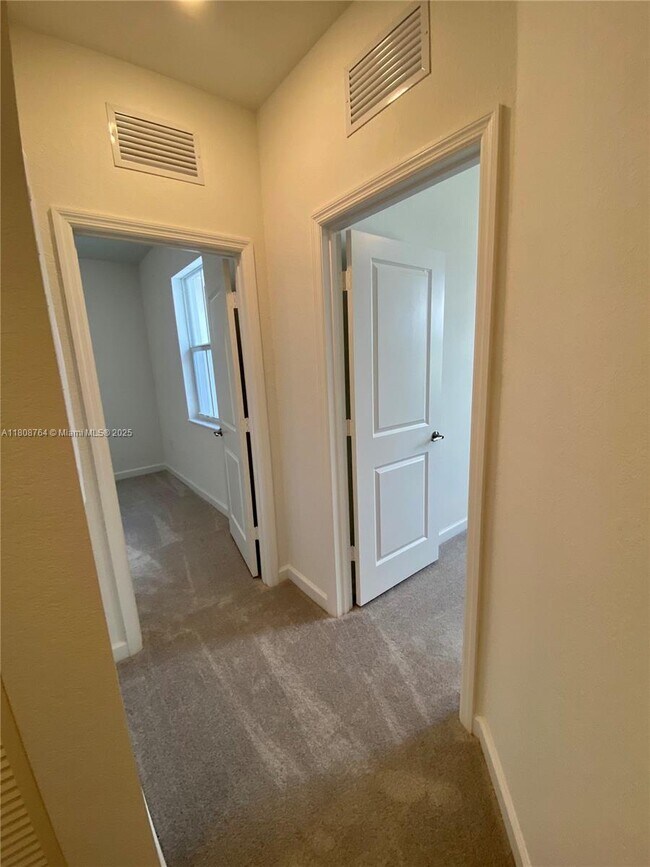 Building Photo - 4666 NW 120th Way