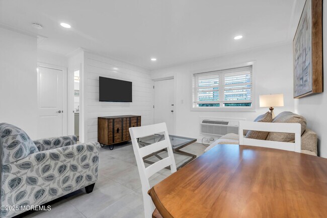 Building Photo - 548 Ocean Blvd