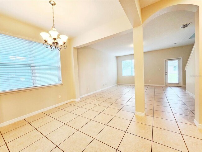 Building Photo - 12754 Garridan Ave