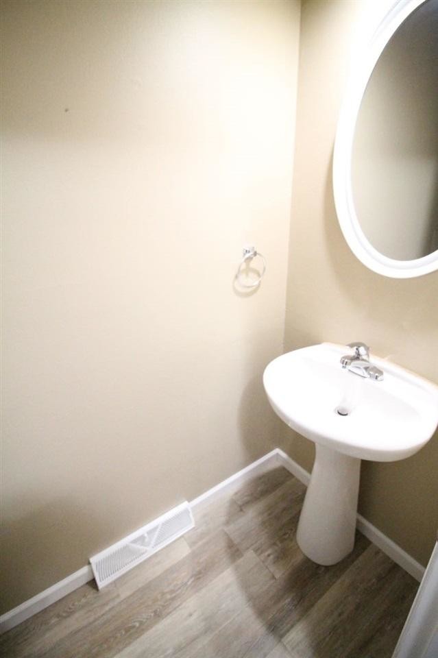 Building Photo - 3 bedroom in Bettendorf IA 52722