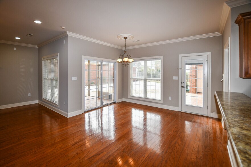 Building Photo - 260 Old Overton Dr