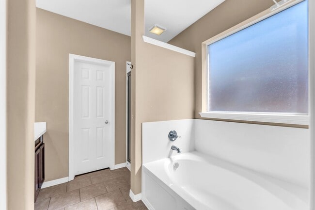 Building Photo - 11631 Trail Point Dr