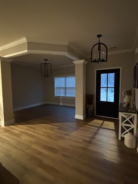 Building Photo - 229 Carriage Gate Dr