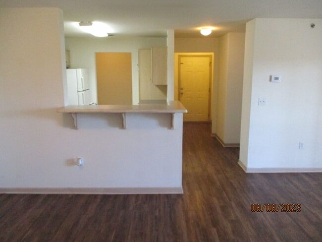 Building Photo - 913 Westridge Dr