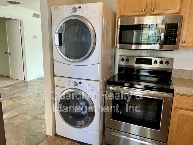 Building Photo - 5203 N 24th St