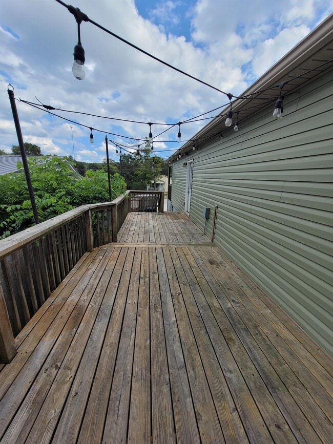 Building Photo - 2013 Paris Rd