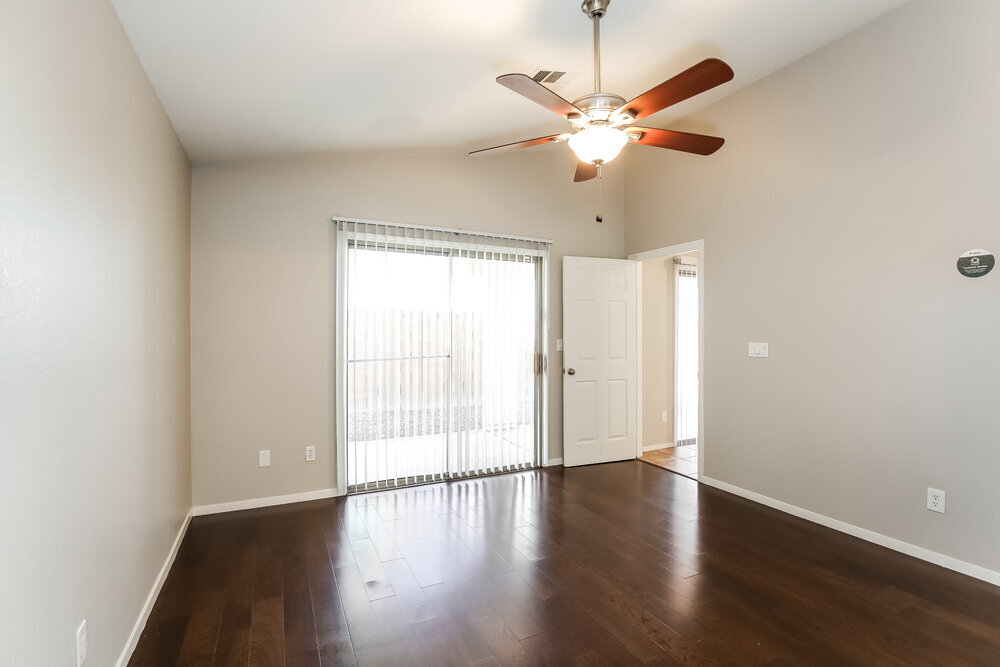 Building Photo - 5936 Crestmont Dr