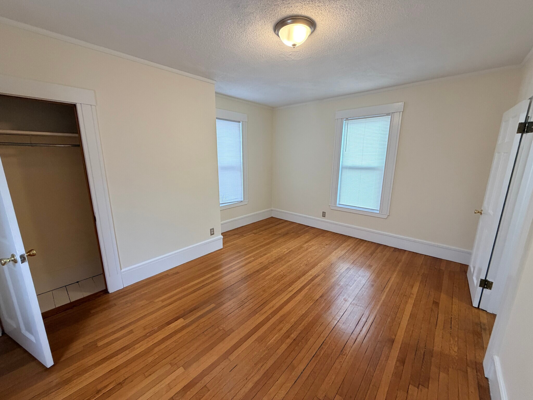 Building Photo - 543 Broadway