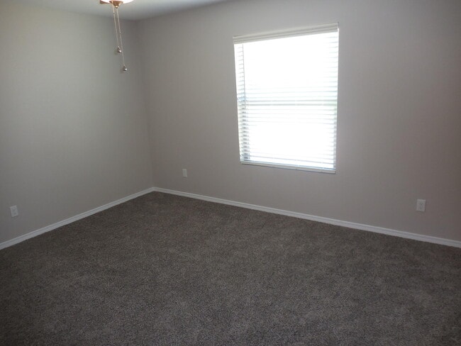 Building Photo - 963 Aircoupe Way