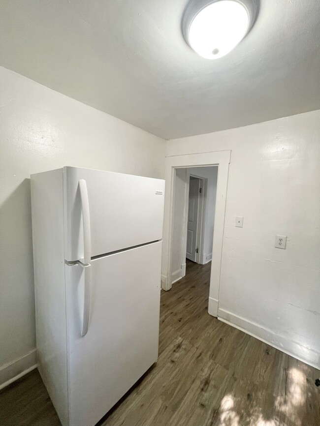 Building Photo - 2 BEDROOM APT 1 BATH - DUPLEX IN CHESAPEAK...