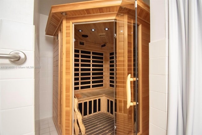 Building Photo - 2771 Taft St