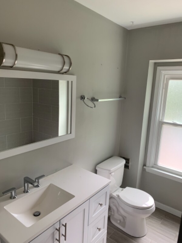 Building Photo - 119 E 35th St