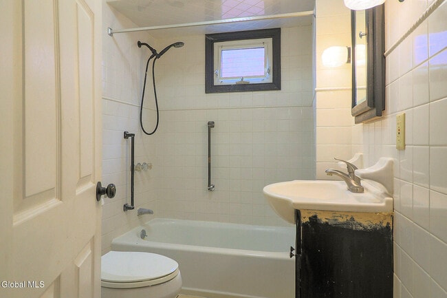 Building Photo - 1369 Santa Fe St