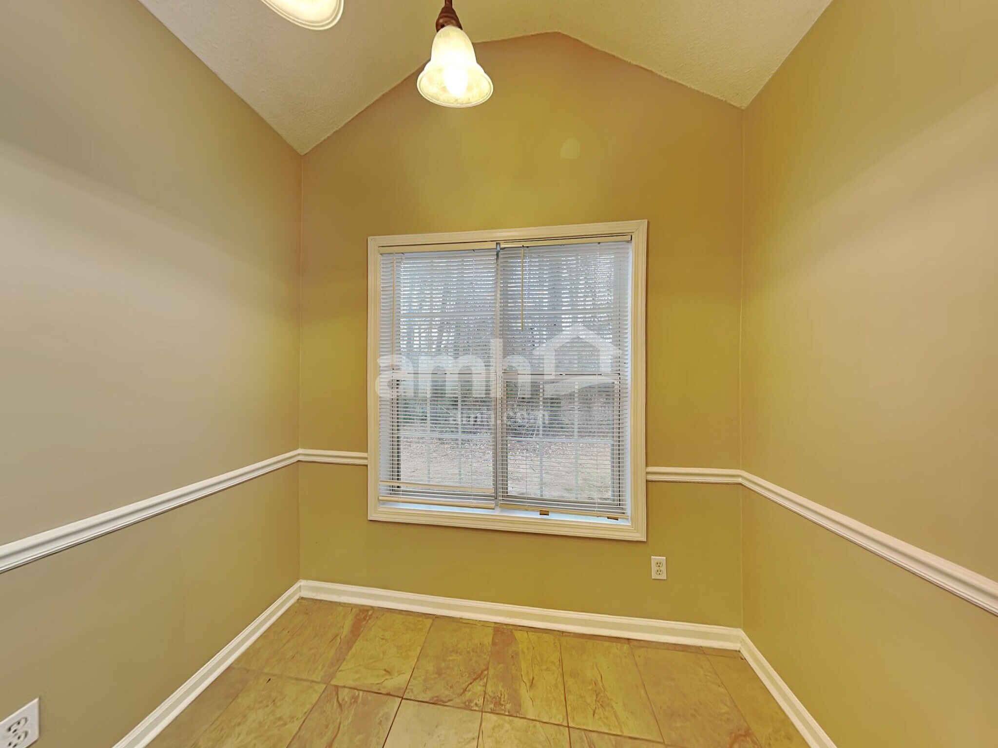 Building Photo - 112 Vintage Trl