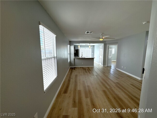 Building Photo - 10006 Mardagen St