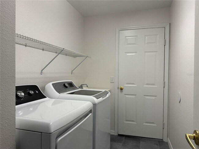 Building Photo - 23741 Coral Ridge Ln