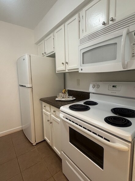 Building Photo - 11201 Lynbrook Dr