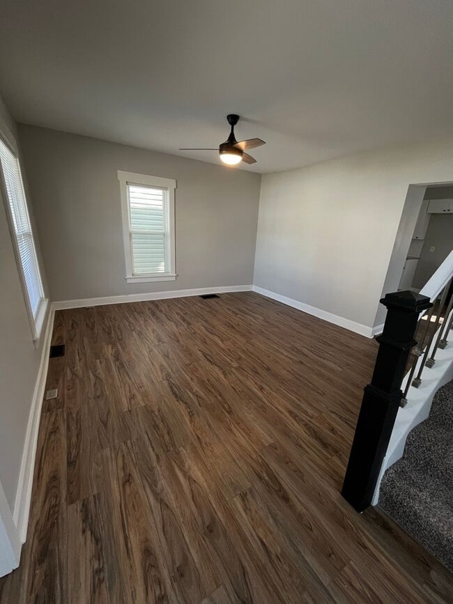 Building Photo - Recently renovated 2 bedroom 1.5 bathroom ...