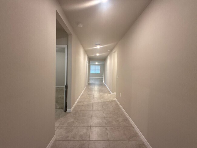 Building Photo - Stunning 4-bedroom, 3-bathroom, 2-stall garage, home. The only thing missing is you.