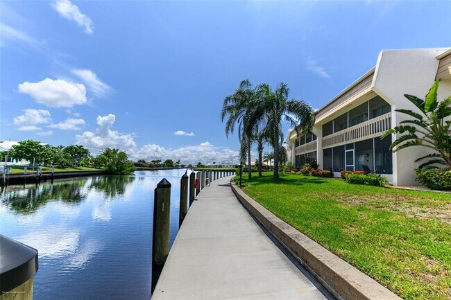 Building Photo - 1080 Bal Harbor Blvd