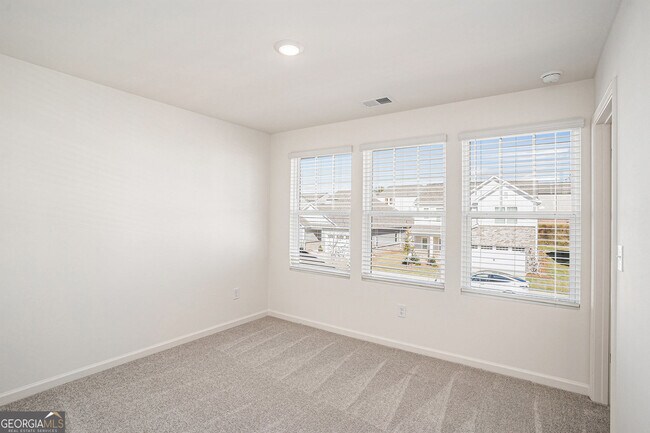 Building Photo - 7650 Saffron Ave