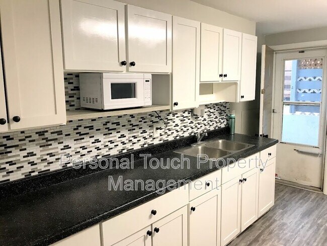 Primary Photo - 214 Morrison St