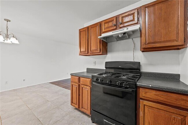 Building Photo - 4488 Richard Rd