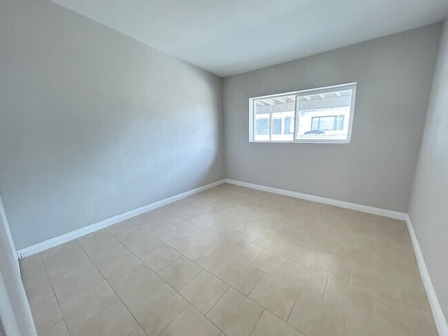 Building Photo - Exley Ave