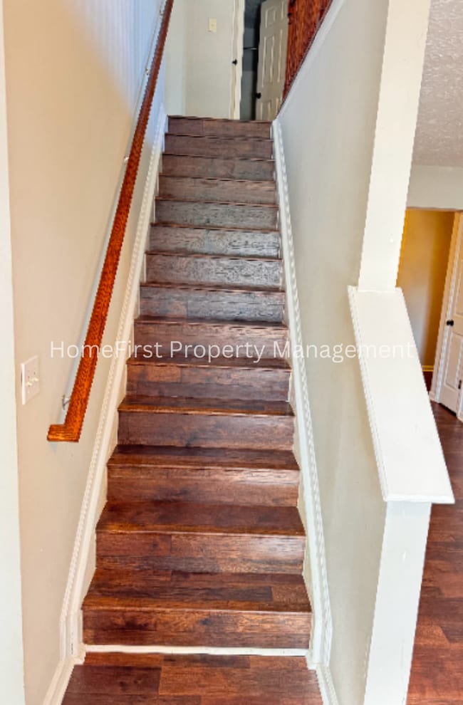 Building Photo - 860 Hidden Stream Dr