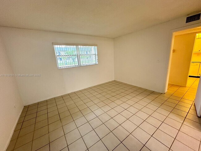 Building Photo - 8000 Fairview Dr