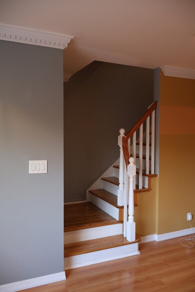 steps to 3rd floor - 31 Towers St