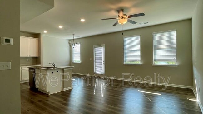 Building Photo - 204 Vickery Ln