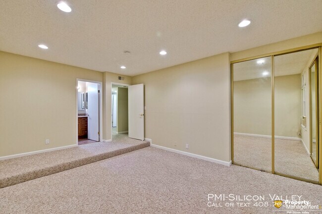 Building Photo - 520 S Cascade Terrace