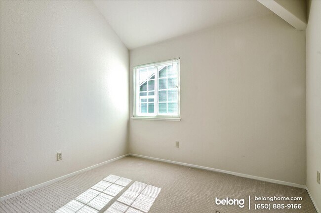 Building Photo - 511 Saint Thomas Ln