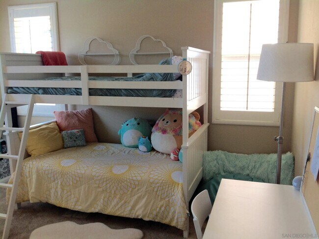 Building Photo - 1117 Mt Dana Dr