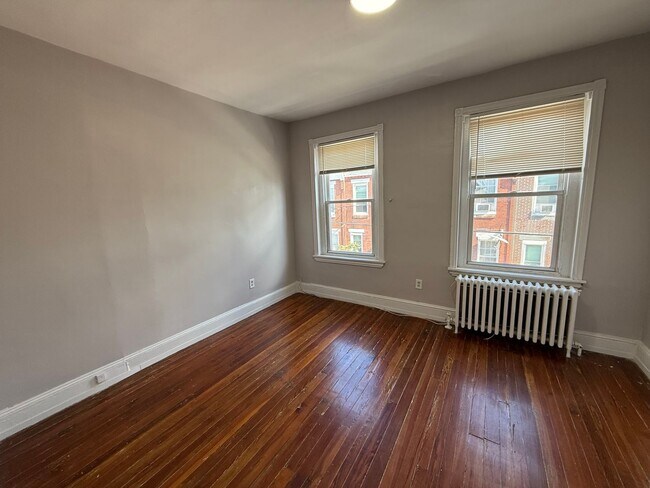 Building Photo - Point Breeze 3 bedroom South Philly