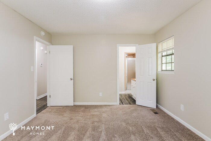Building Photo - 6860 Markham Dr